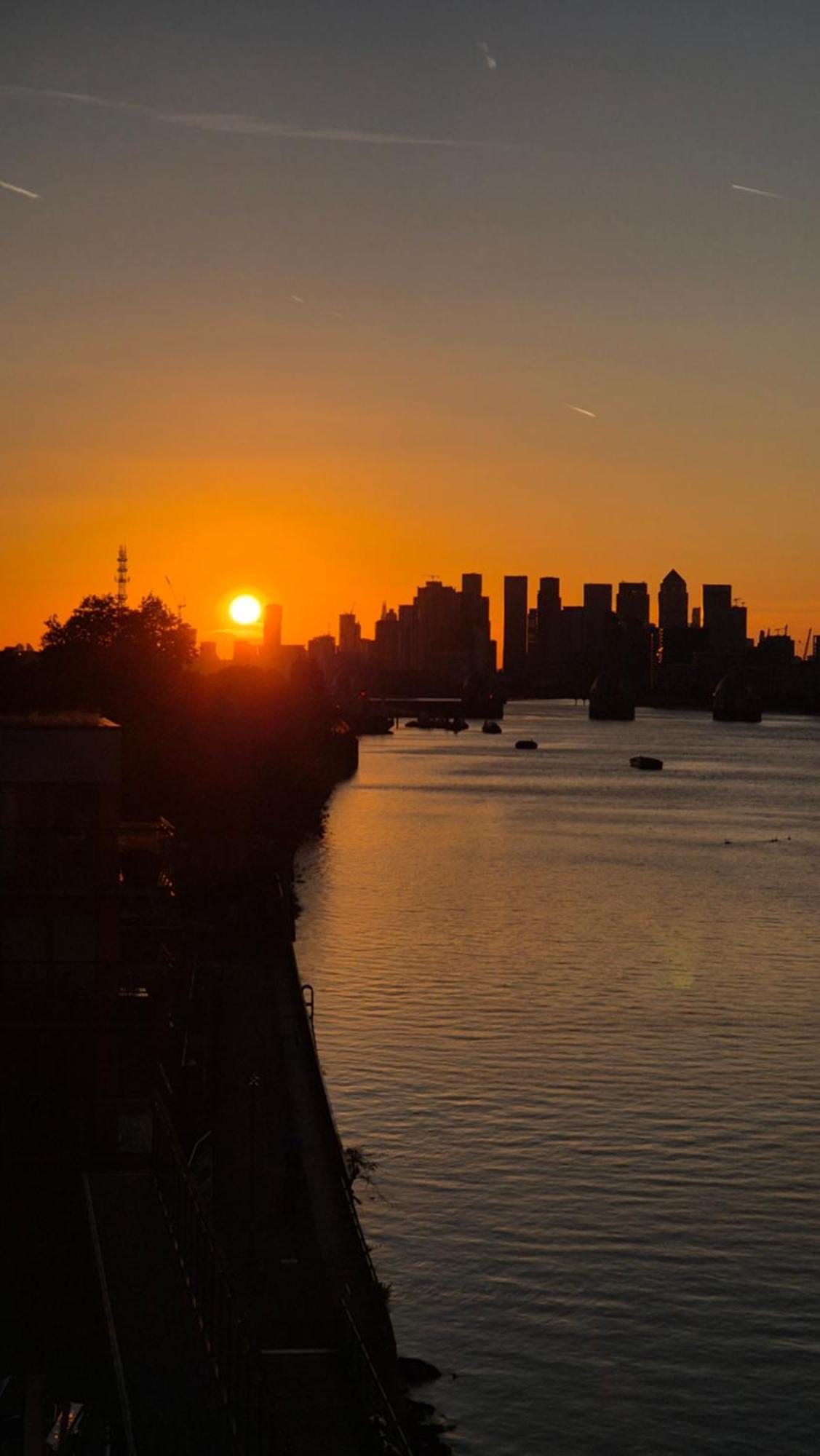 Apartment Spacious And Sunny Flat L River Balcony View ! London
