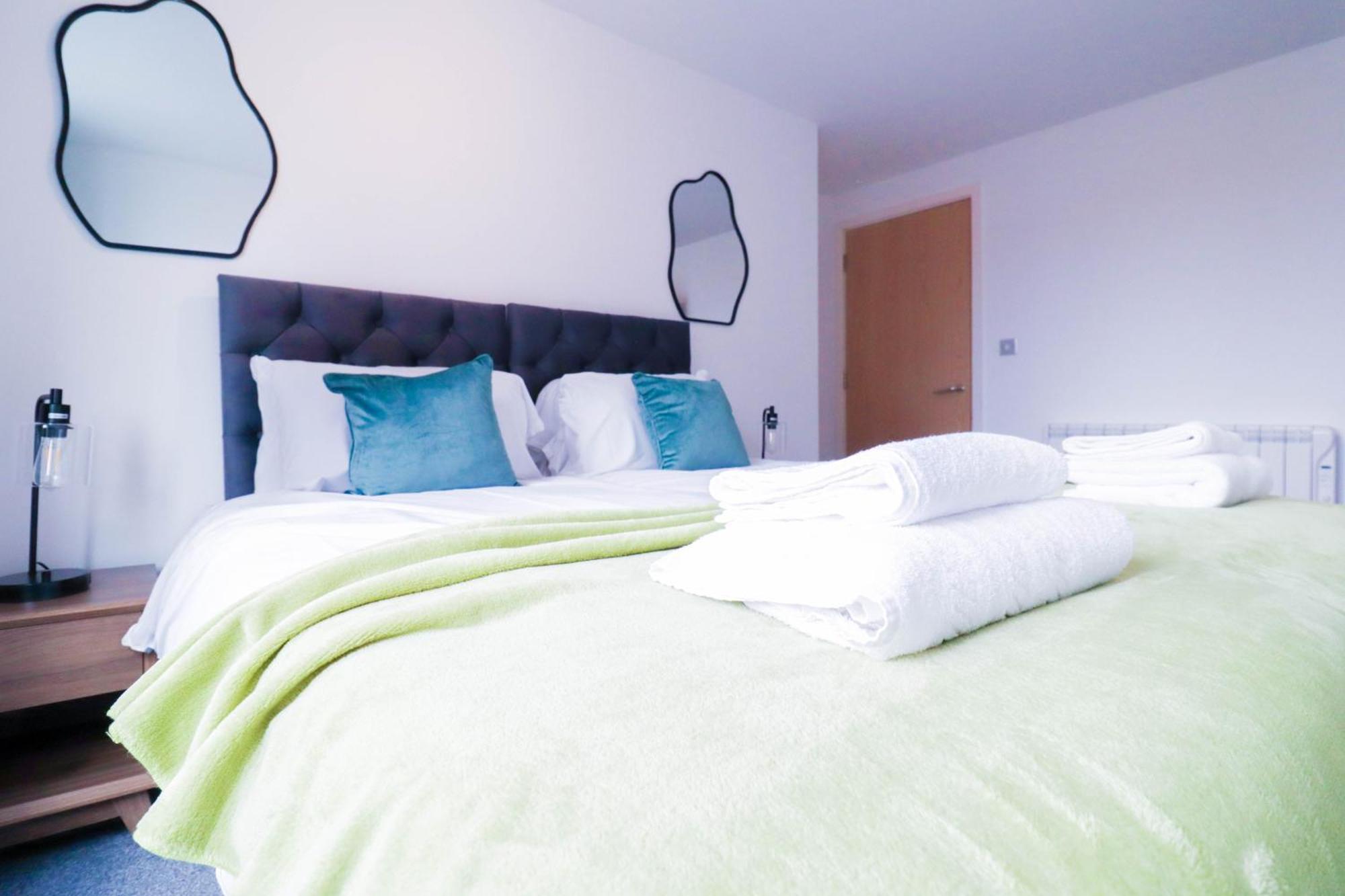 Spacious And Sunny Flat L River Balcony View ! Apartment London