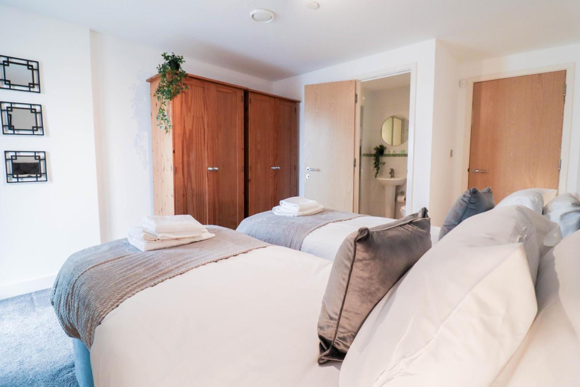 Spacious And Sunny Flat L River Balcony View ! Apartment